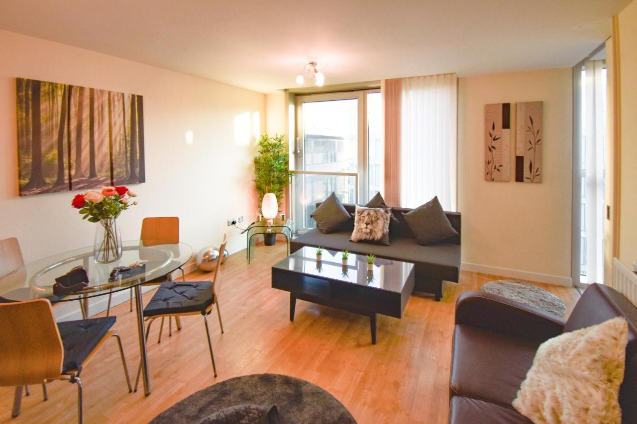 Apartment The Hub - Spacious, Bright And Modern With Free Parking