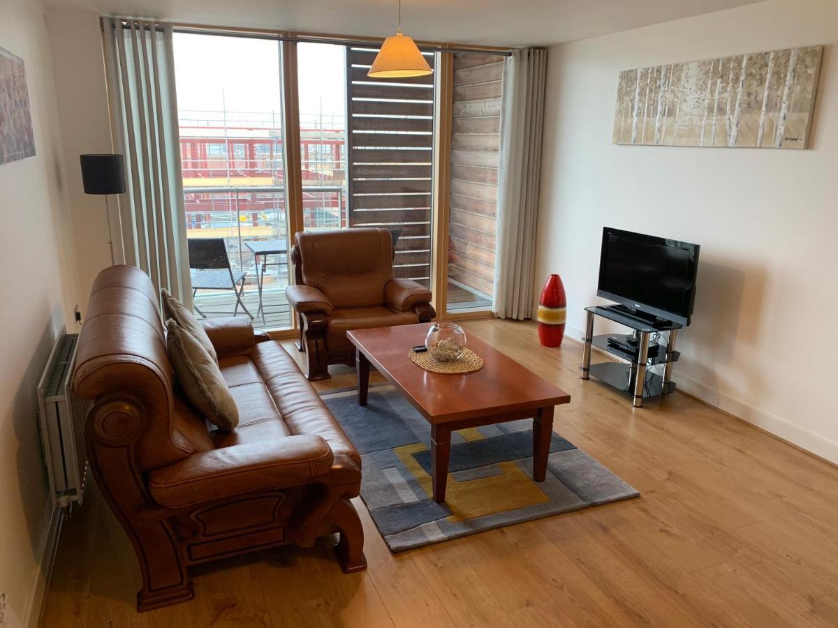 Istay At Vizion - Fully Equipped Modern Serviced With Balconies, Superfast Broadband, Free Allocated Parking Space, 24h Security, Rooftop Gardens, Located In Mk Apartment Milton Keynes