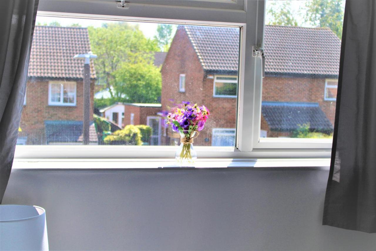 Holiday home Homely And Budget Friendly 3 Bed House Sleeps 6 Free Parking!