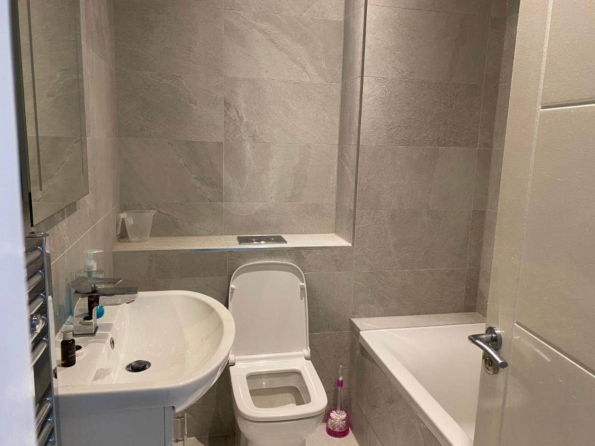 Apartment Central Hub Two Bedroom & Two Bathrooms Serviced *