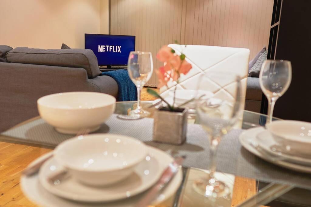 Executive Mk Apartment-theatre District * Milton Keynes