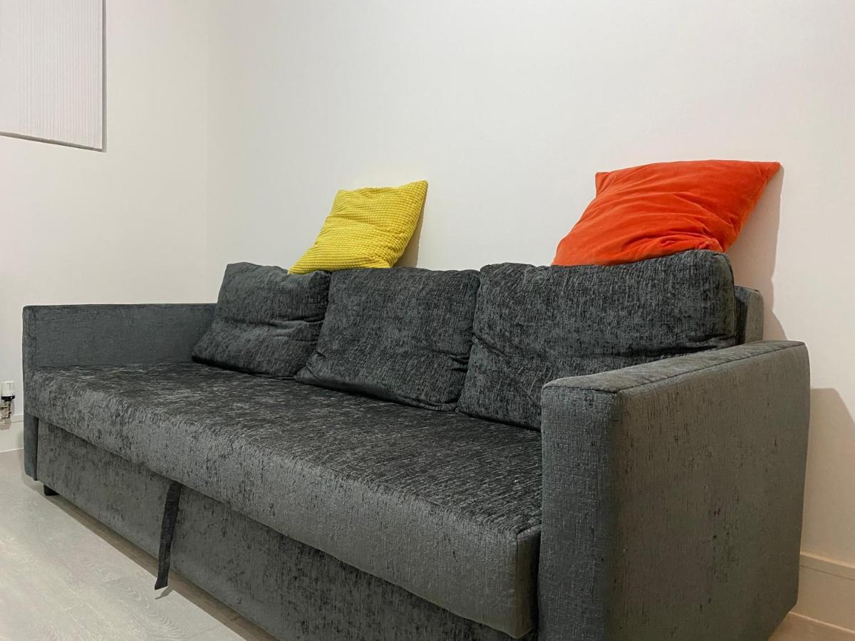 Apartment Central Hub Two Bedroom & Two Bathrooms Serviced
