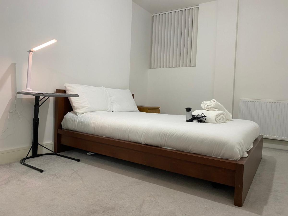 Apartment Central Hub Two Bedroom & Two Bathrooms Serviced