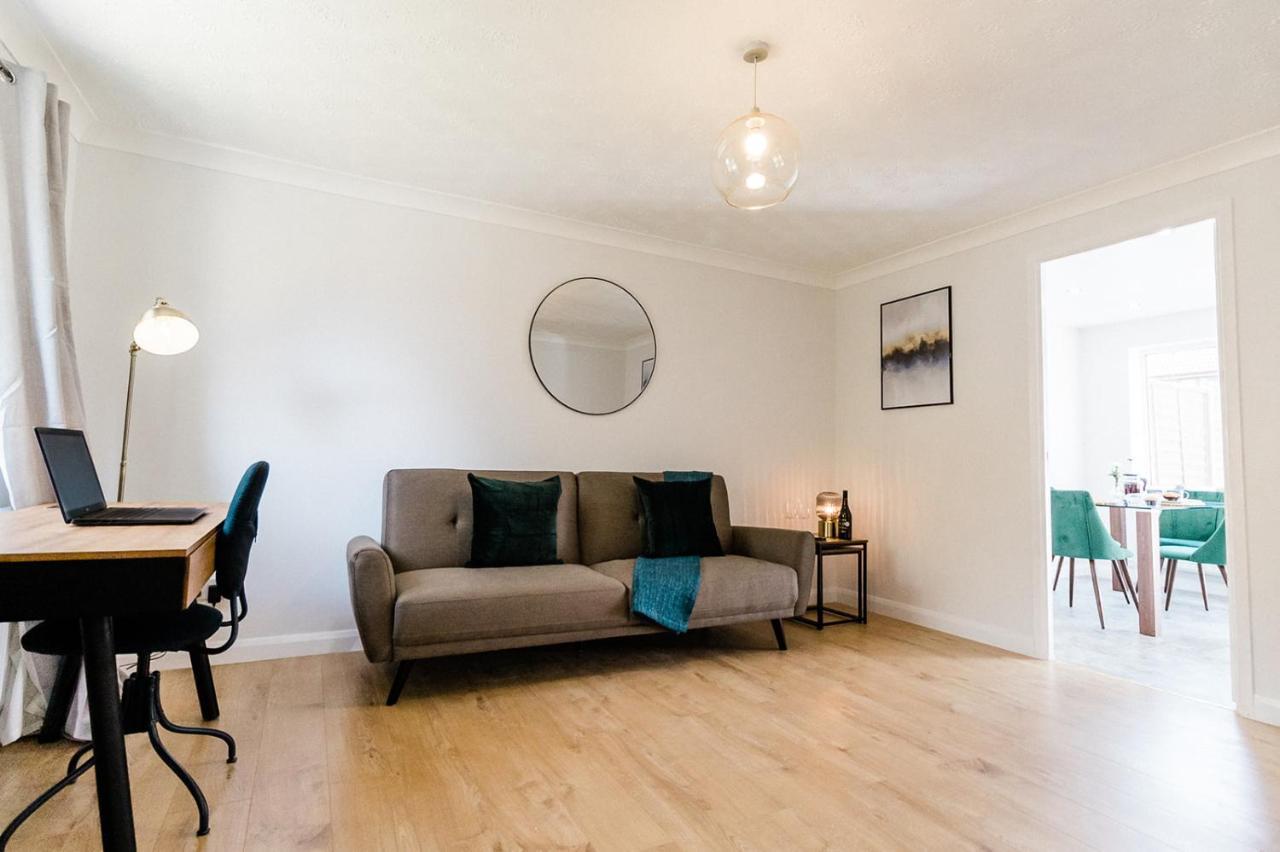 Villa The Oval House By Silva Cmk Stylish House With Garden & Parking Eco-serviced Milton Keynes