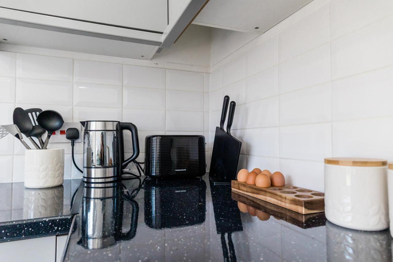 The Oval House By Silva Cmk Stylish House With Garden & Parking Eco-serviced *