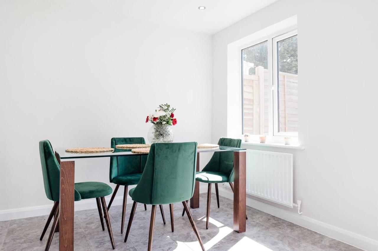 The Oval House By Silva Cmk Stylish House With Garden & Parking Eco-serviced *