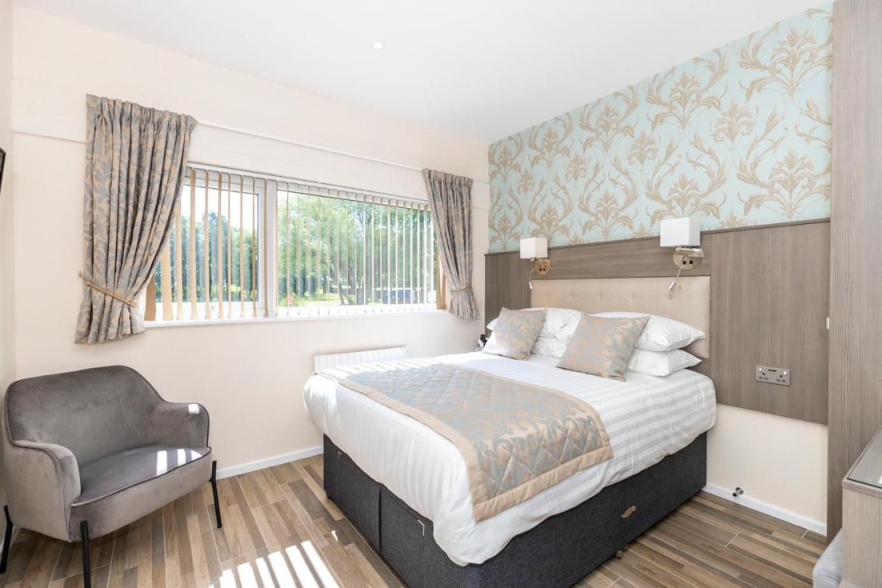 Kingfisher Hotel, Golf And Country Club