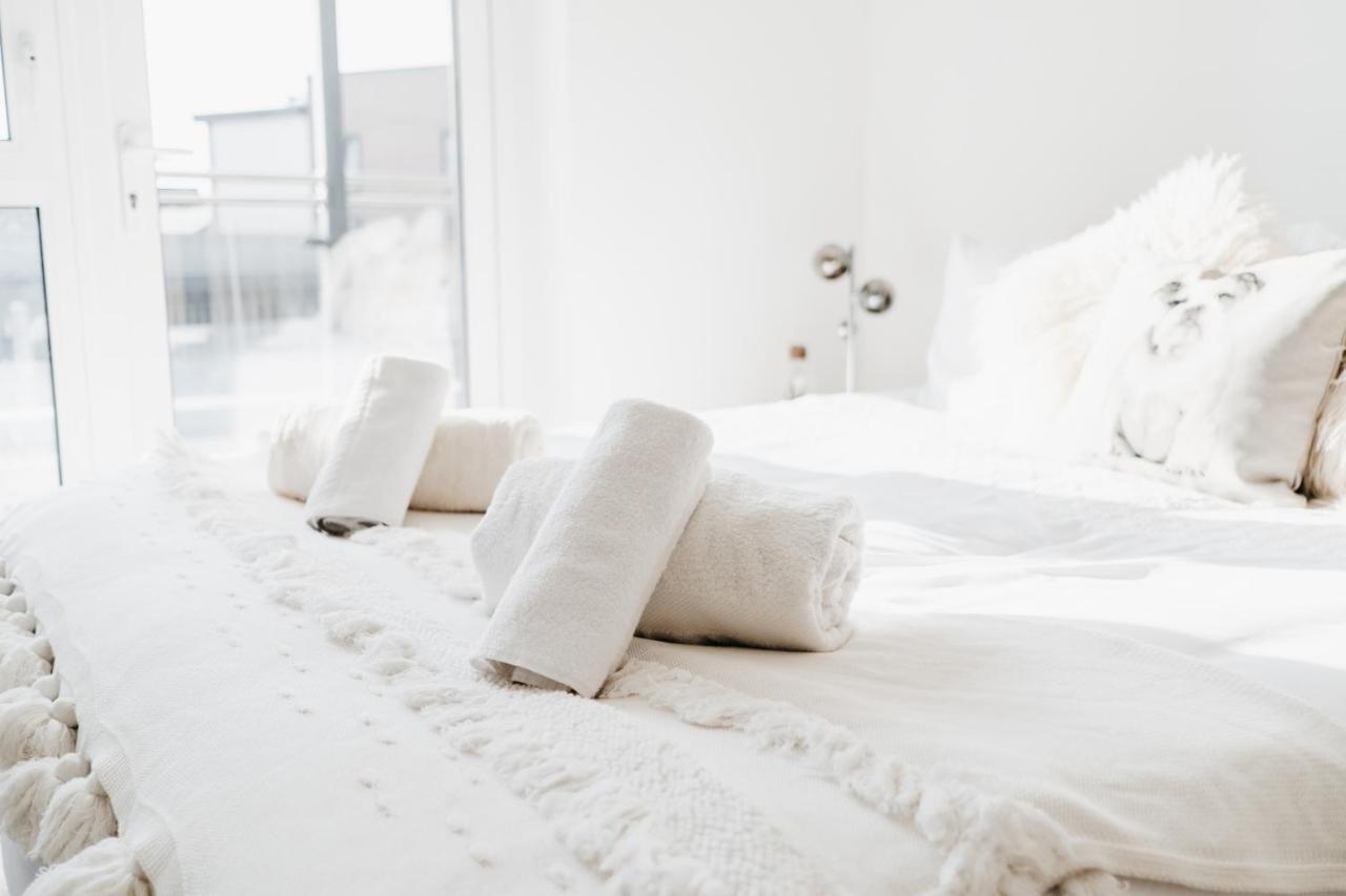 Apartment Oakgrove - 2 Bedroom With Terrance And Private Parking