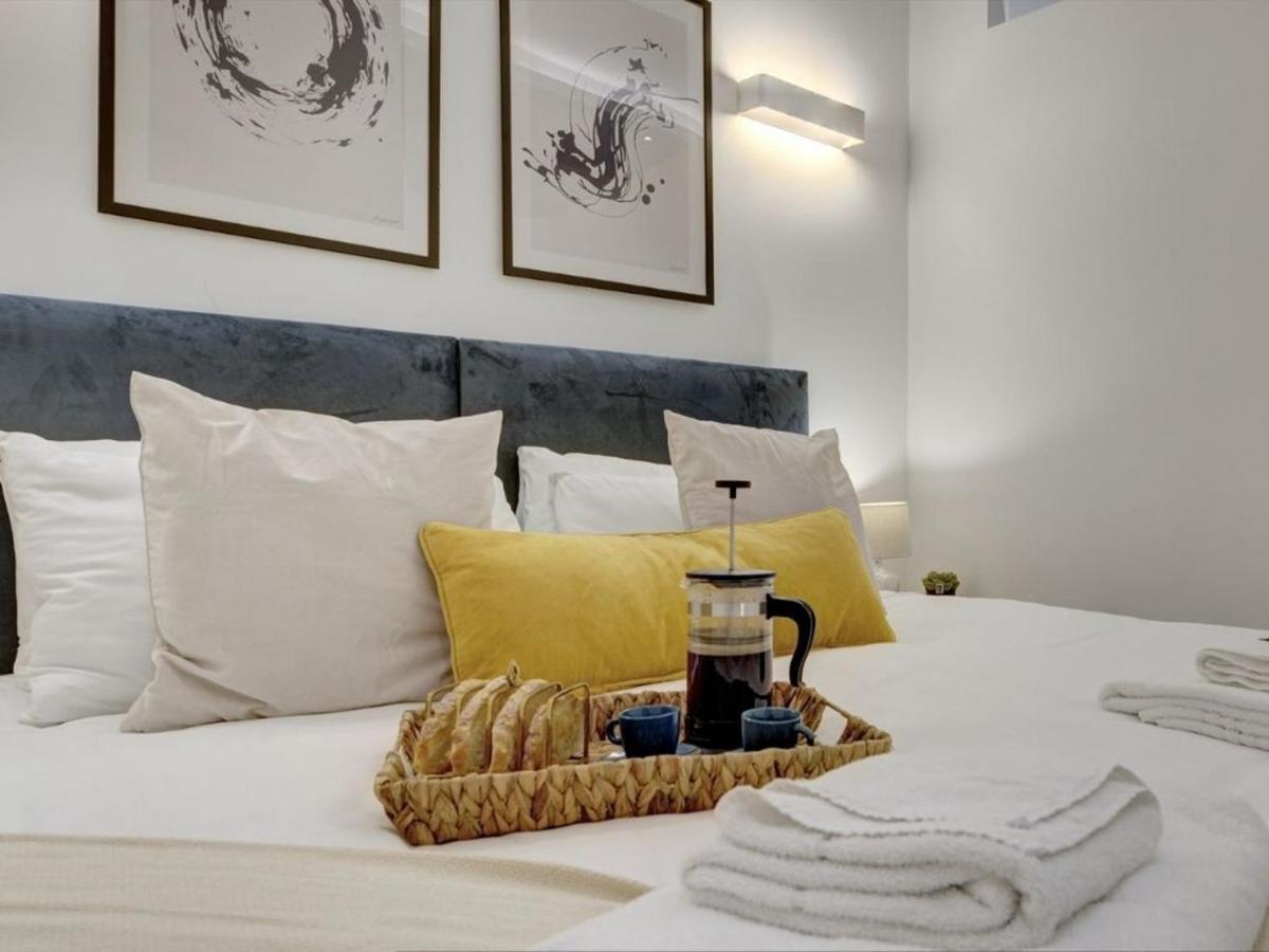Aparthotel Executive Near Cmk With Courtyard I Pet Friendly I Free Parking I Eco-serviced By Free Range Stays Milton Keynes