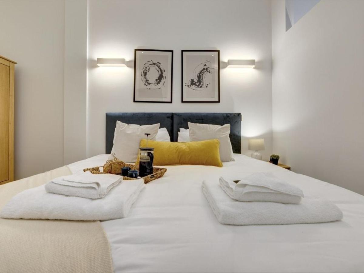 Aparthotel Executive Near Cmk With Courtyard I Pet Friendly I Free Parking I Eco-serviced By Free Range Stays *