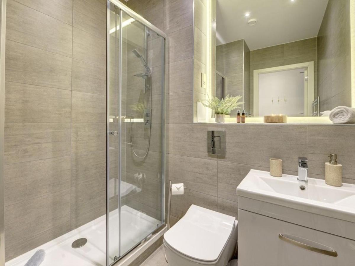 Executive Near Cmk With Courtyard I Pet Friendly I Free Parking I Eco-serviced By Free Range Stays * Milton Keynes