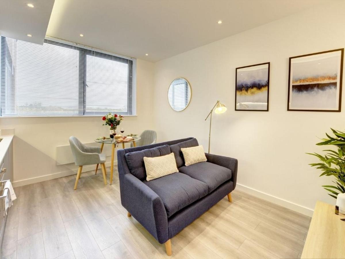 Aparthotel A Lovely Calm & High-End Space Near Cmk I Pet Friendly I Free Parking I Eco-Serviced Apartment By Free Range Stays Milton Keynes