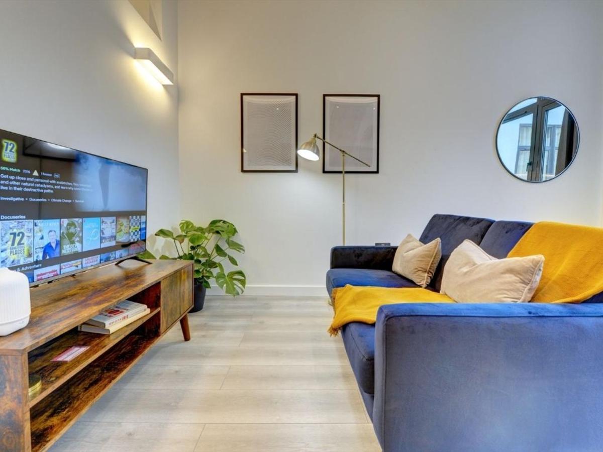 Executive Near Cmk With Courtyard I Pet Friendly I Free Parking I Eco-serviced By Free Range Stays *