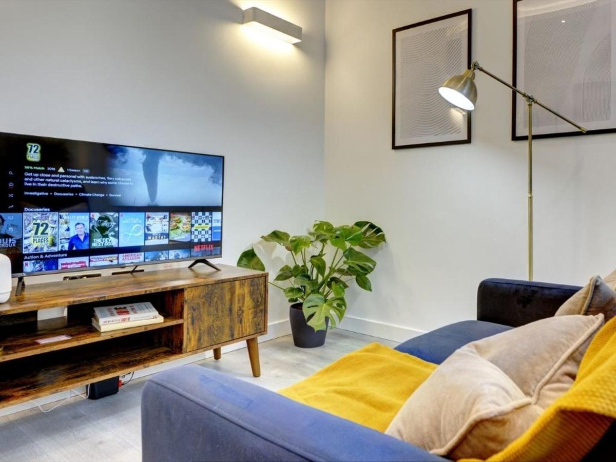 Aparthotel Executive Near Cmk With Courtyard I Pet Friendly I Free Parking I Eco-serviced By Free Range Stays Milton Keynes