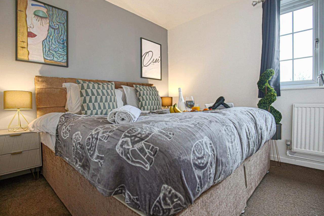 Petworth House: Central Retreat With Pool Table And Garden Holiday home