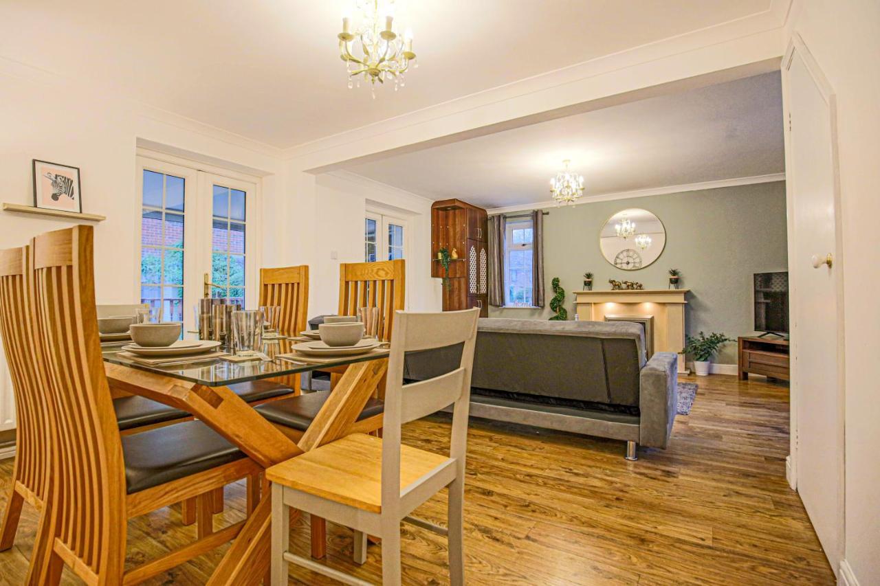 Holiday home Petworth House: Central Retreat With Pool Table And Garden *