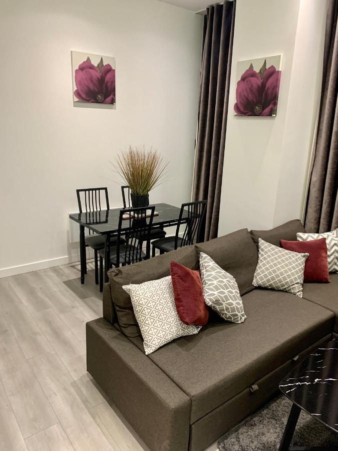 Apartment Luxury One Bed With Parking Milton Keynes