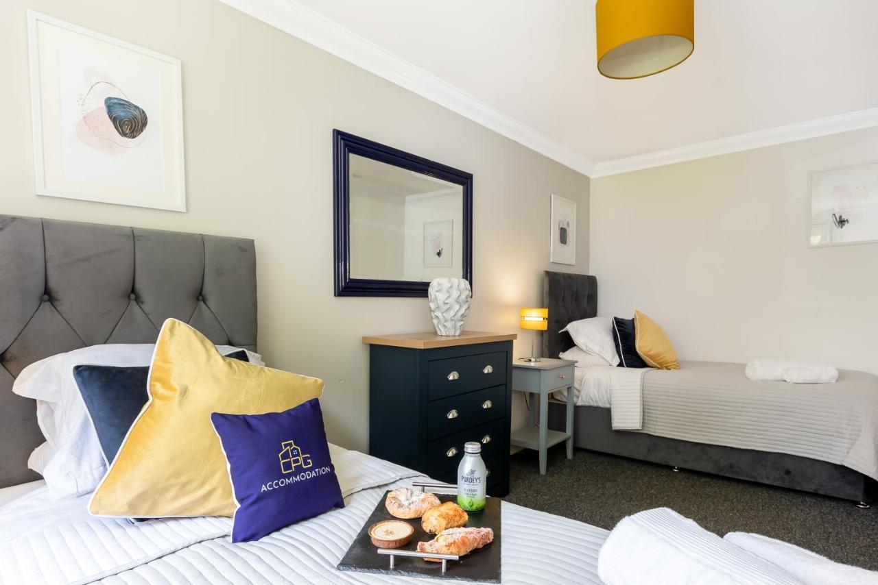3 Bedroom Apartment, Free Parking & Fast Wifi, 65 Inch Smart Tv Apartment