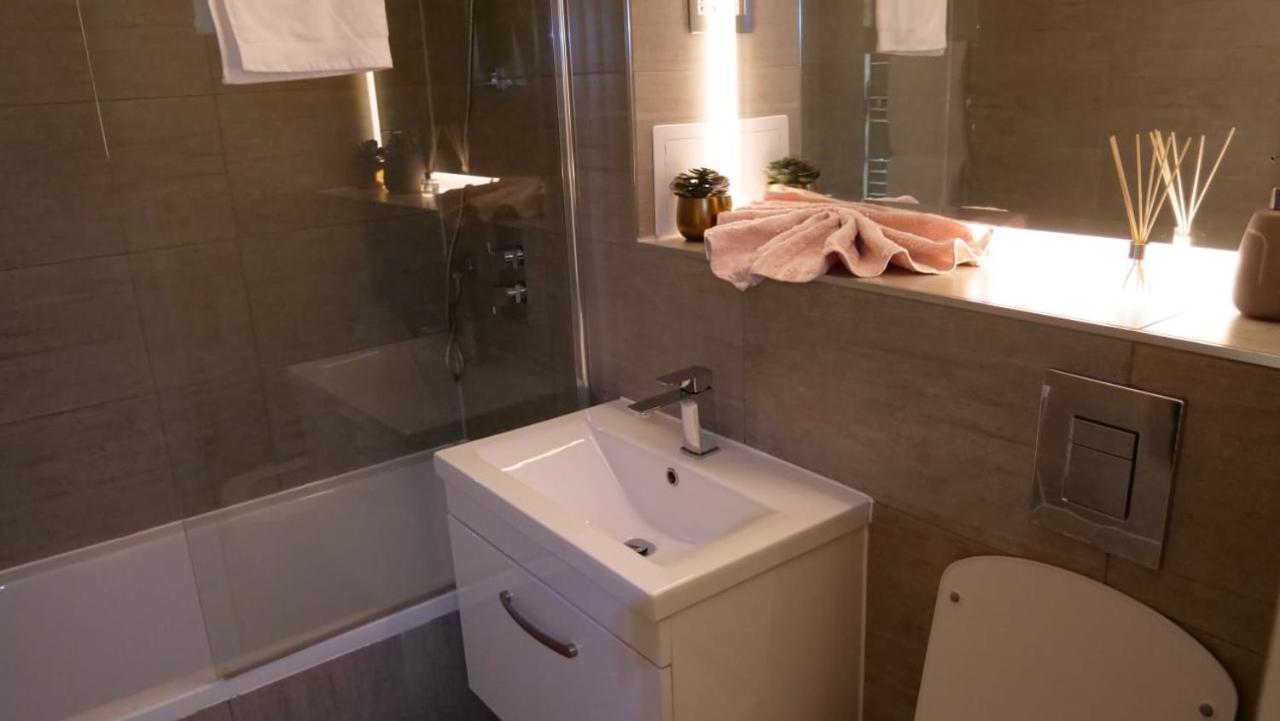 Apartment Mk Shortstay Deluxe- Capital Drive *