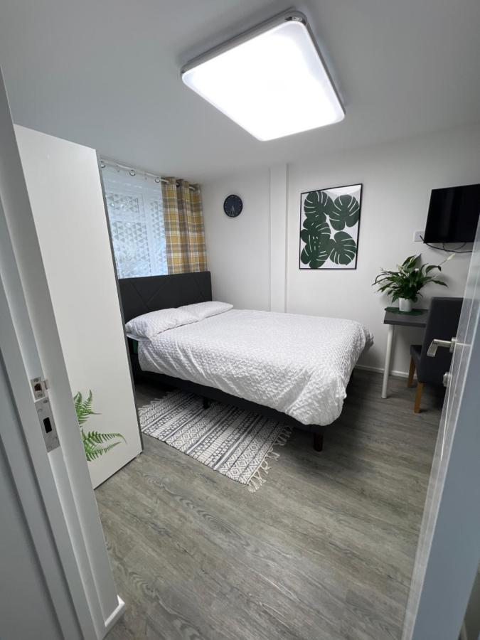 Hospedagem domiciliar Studio In Private House Near Central Milton Keynes