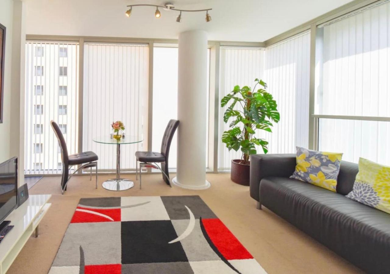 Hub With Balcony, Fast Wifi, Smart Tv And Free Parking