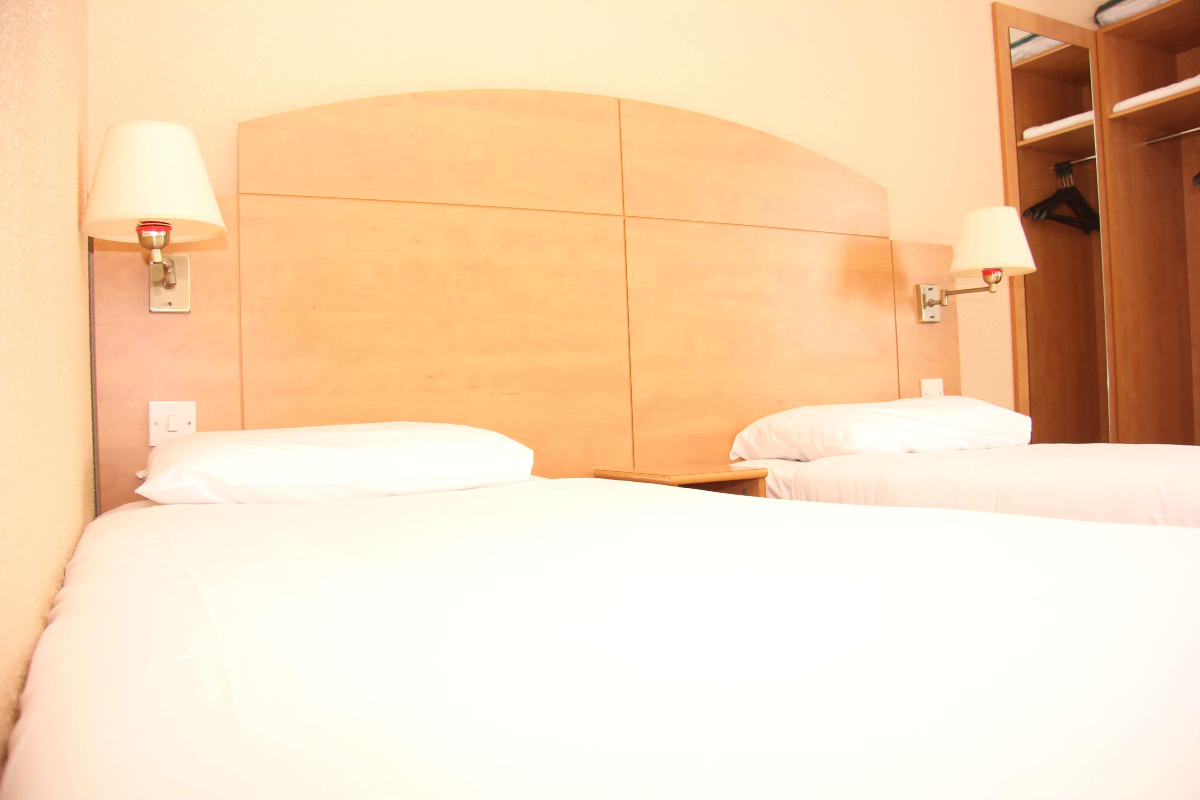 Hotel Campanile - Fenny Stratford 2*