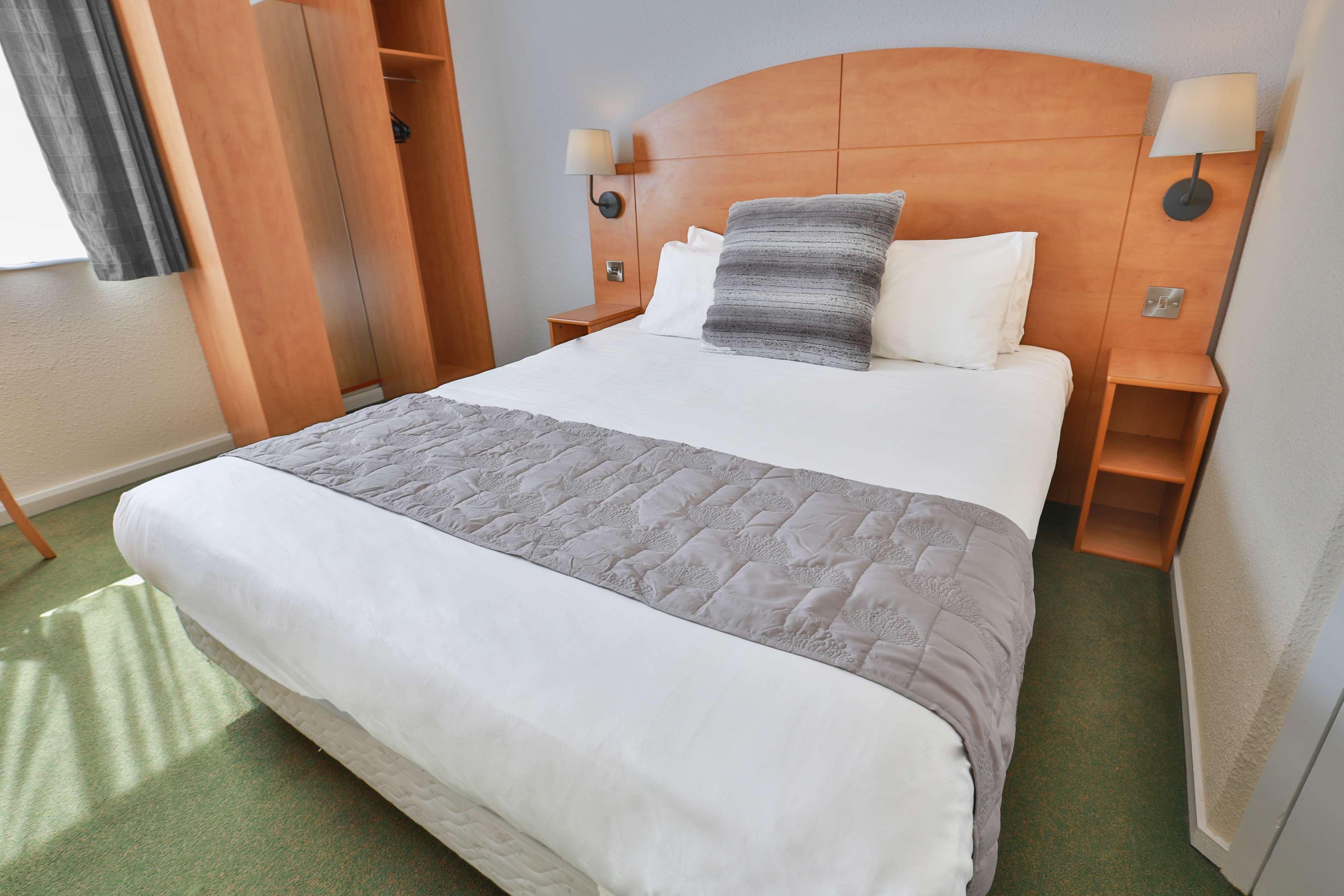 Campanile - Fenny Stratford Hotel 2*