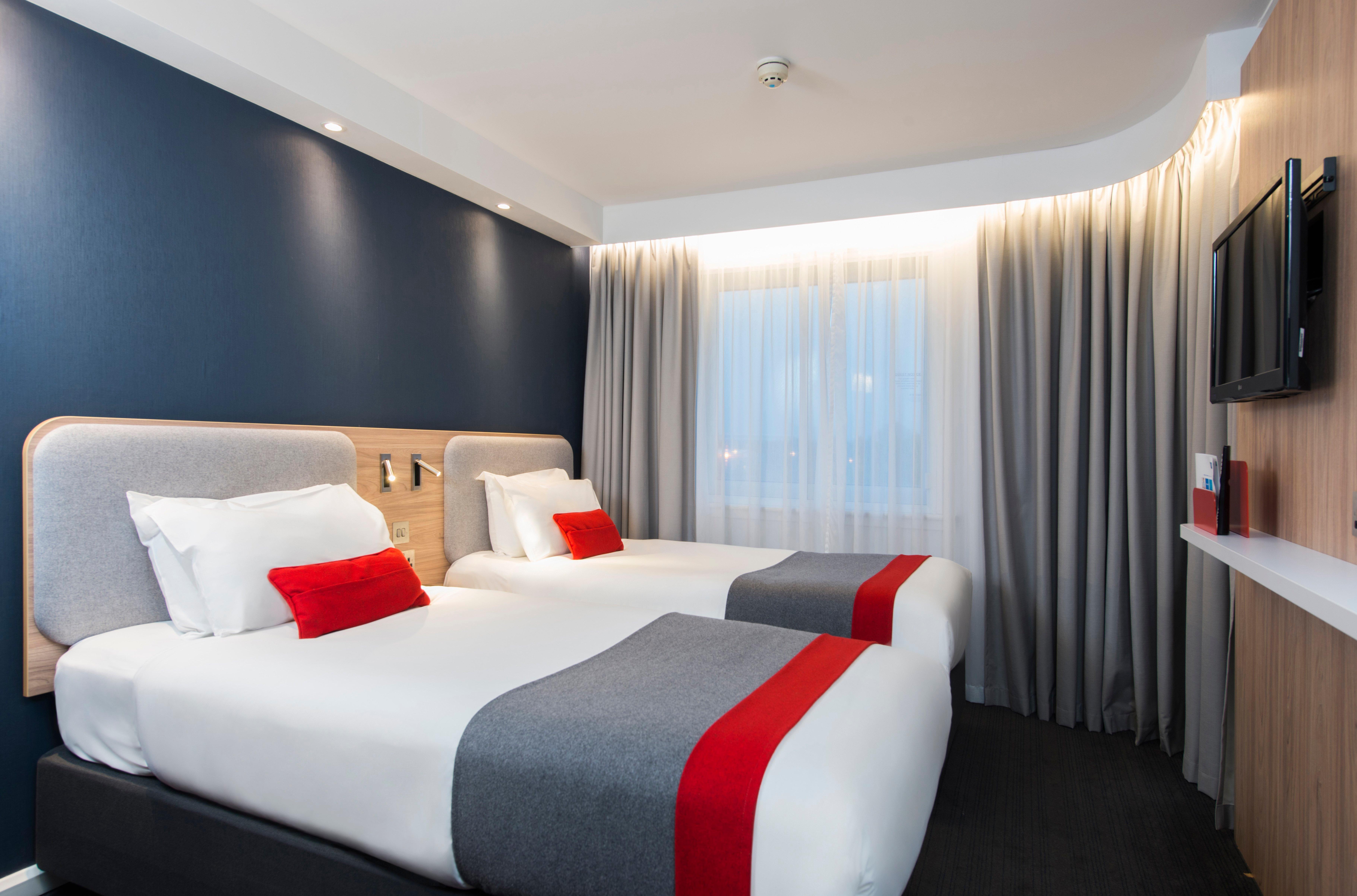 Express By Ihg Hotel 3*