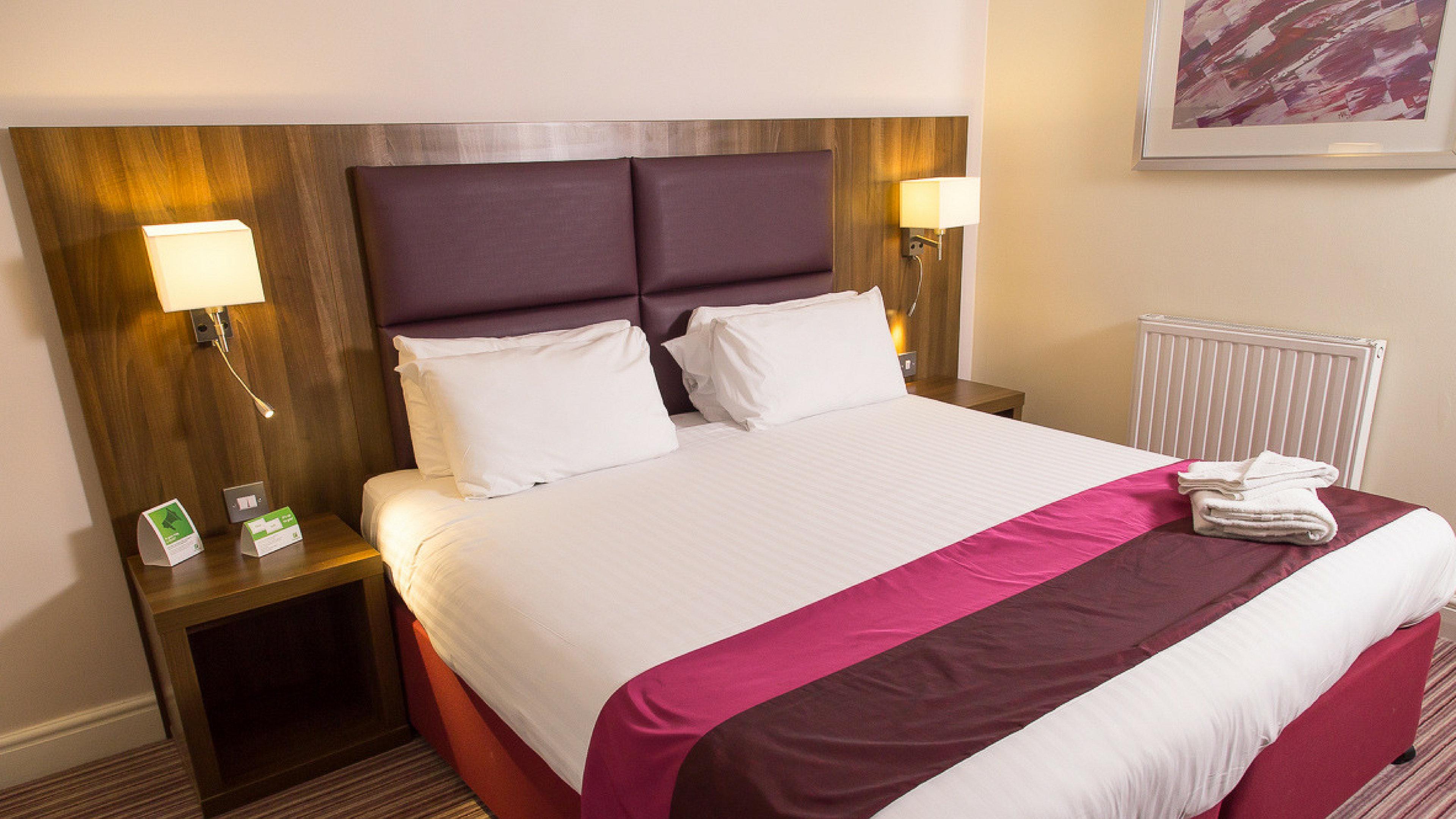 Holiday East M1 Junc 14 By Ihg Milton Keynes