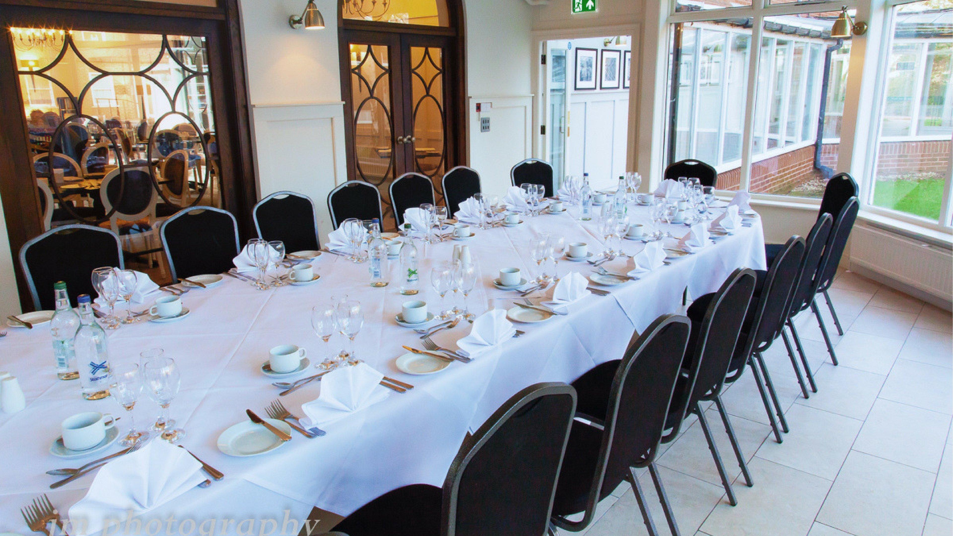 Hotel Holiday East M1 Junc 14 By Ihg
