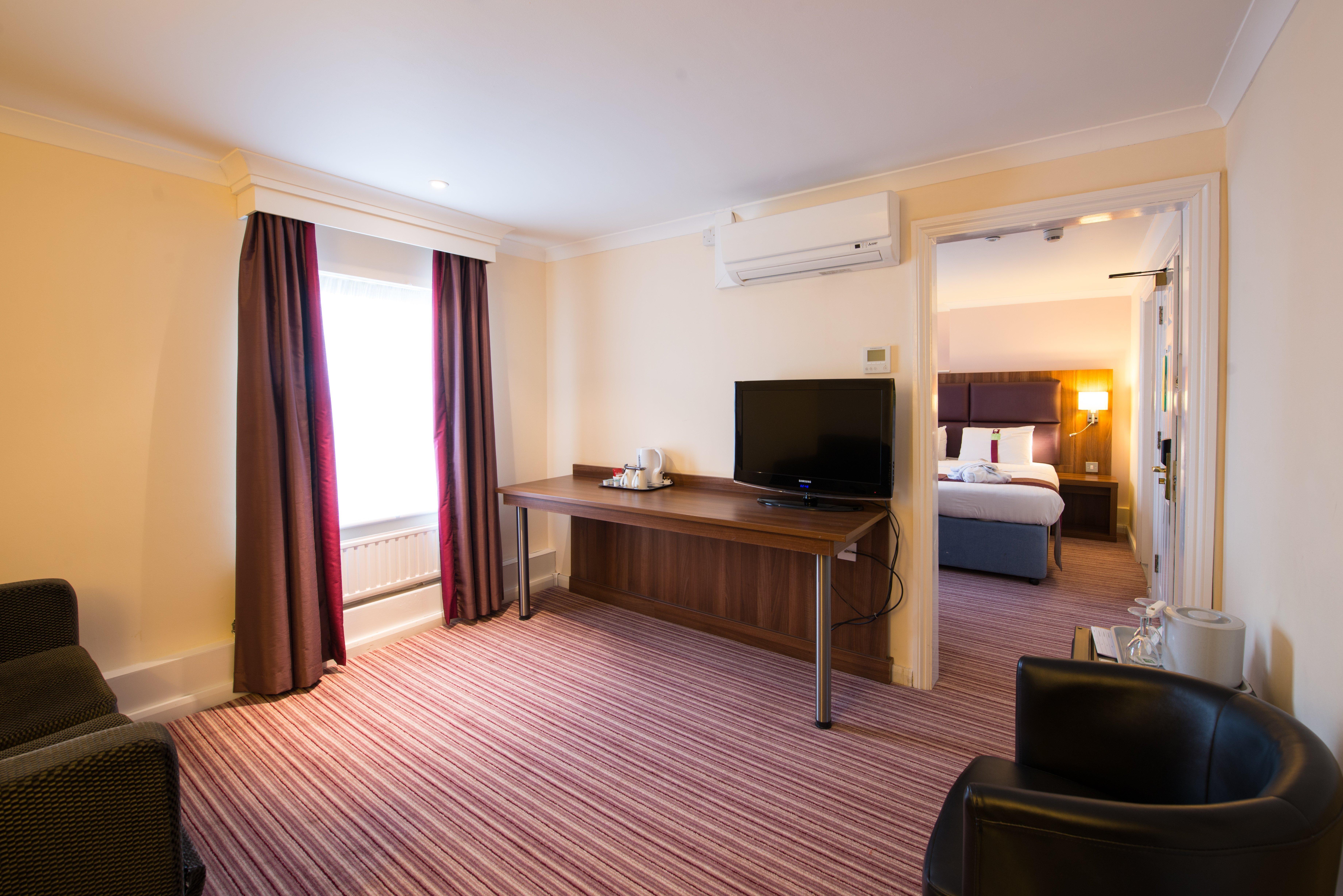 Hotel Holiday East M1 Junc 14 By Ihg