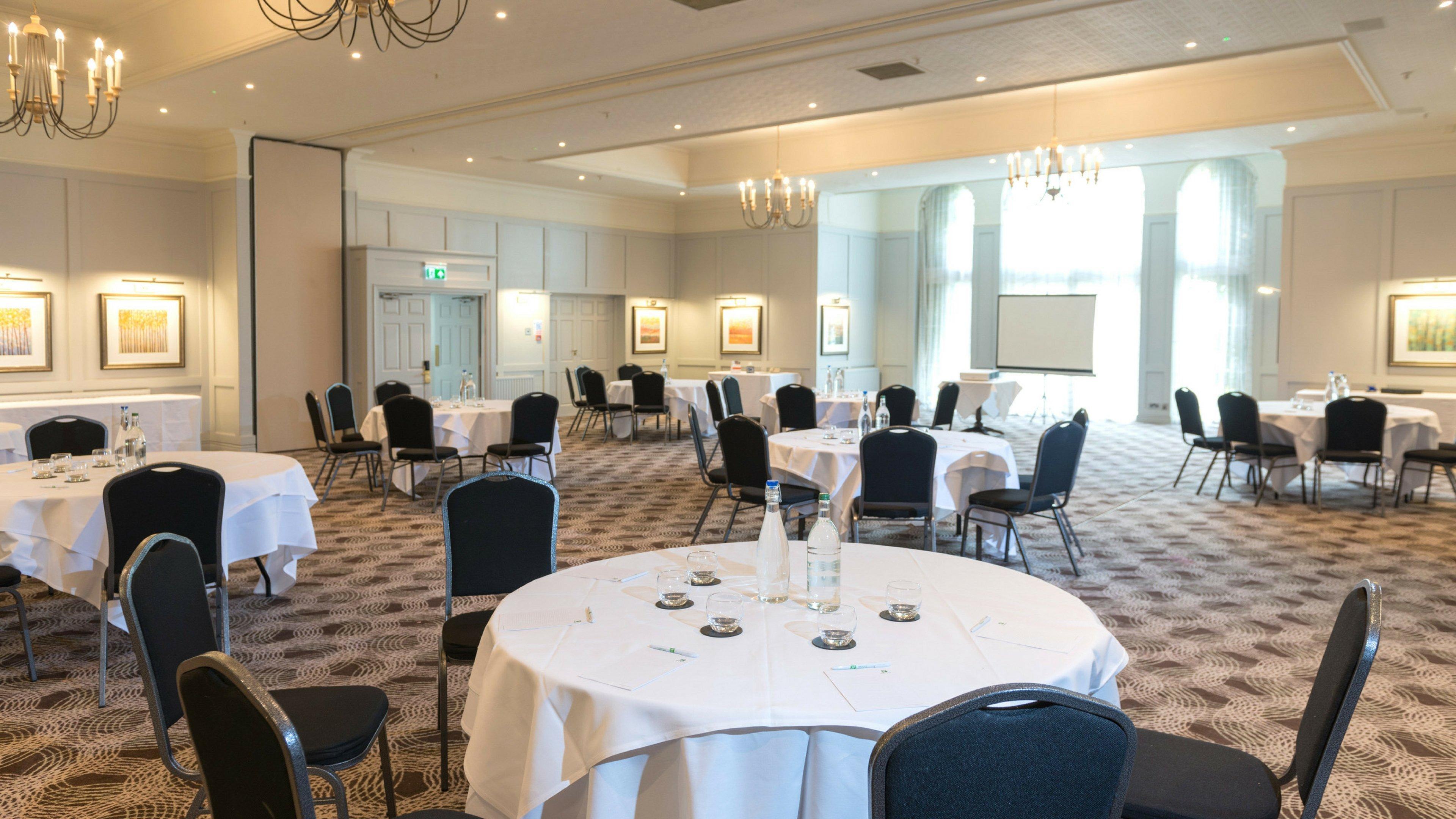 Holiday East M1 Junc 14 By Ihg