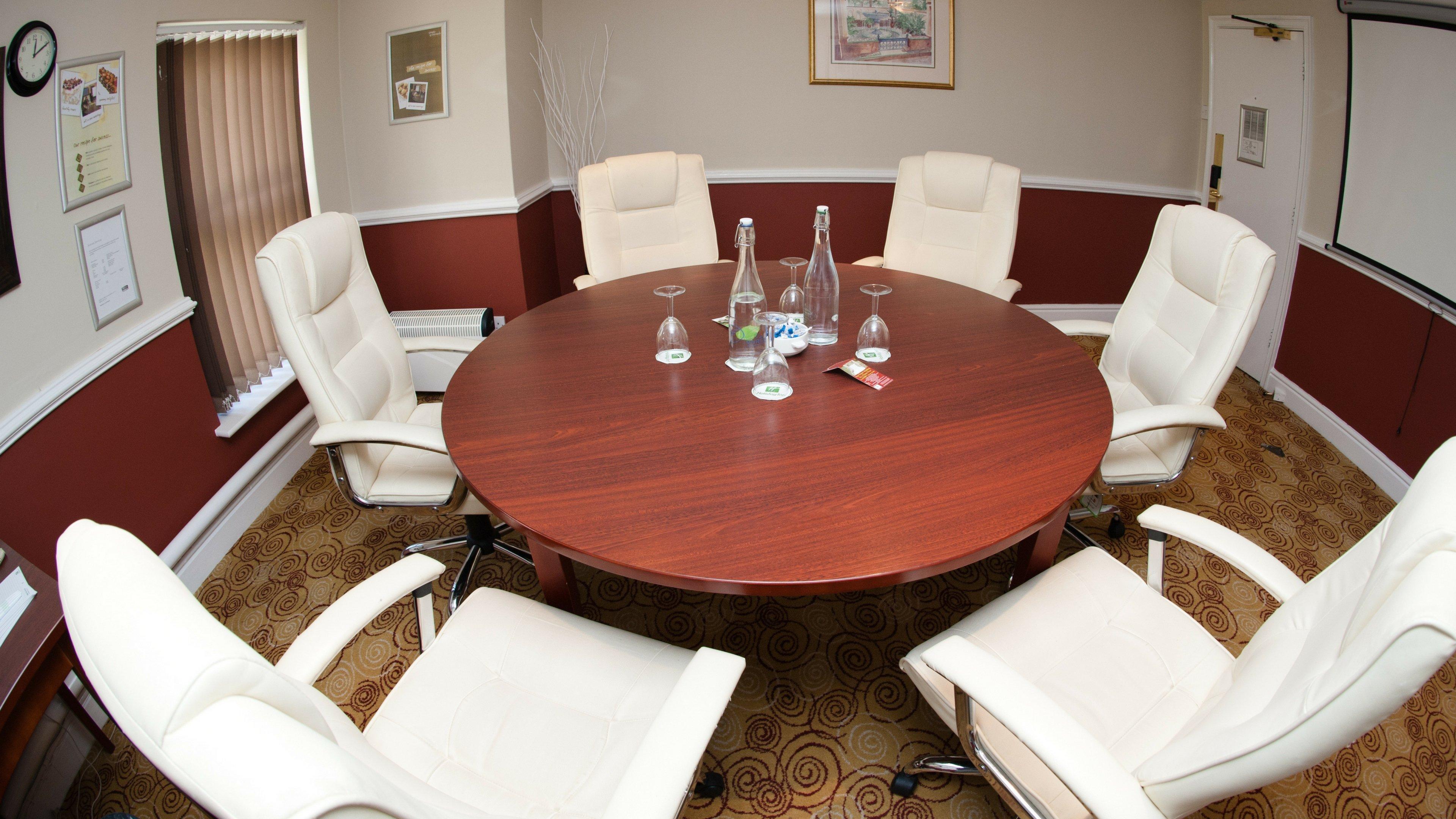 Holiday East M1 Junc 14 By Ihg 4* Milton Keynes