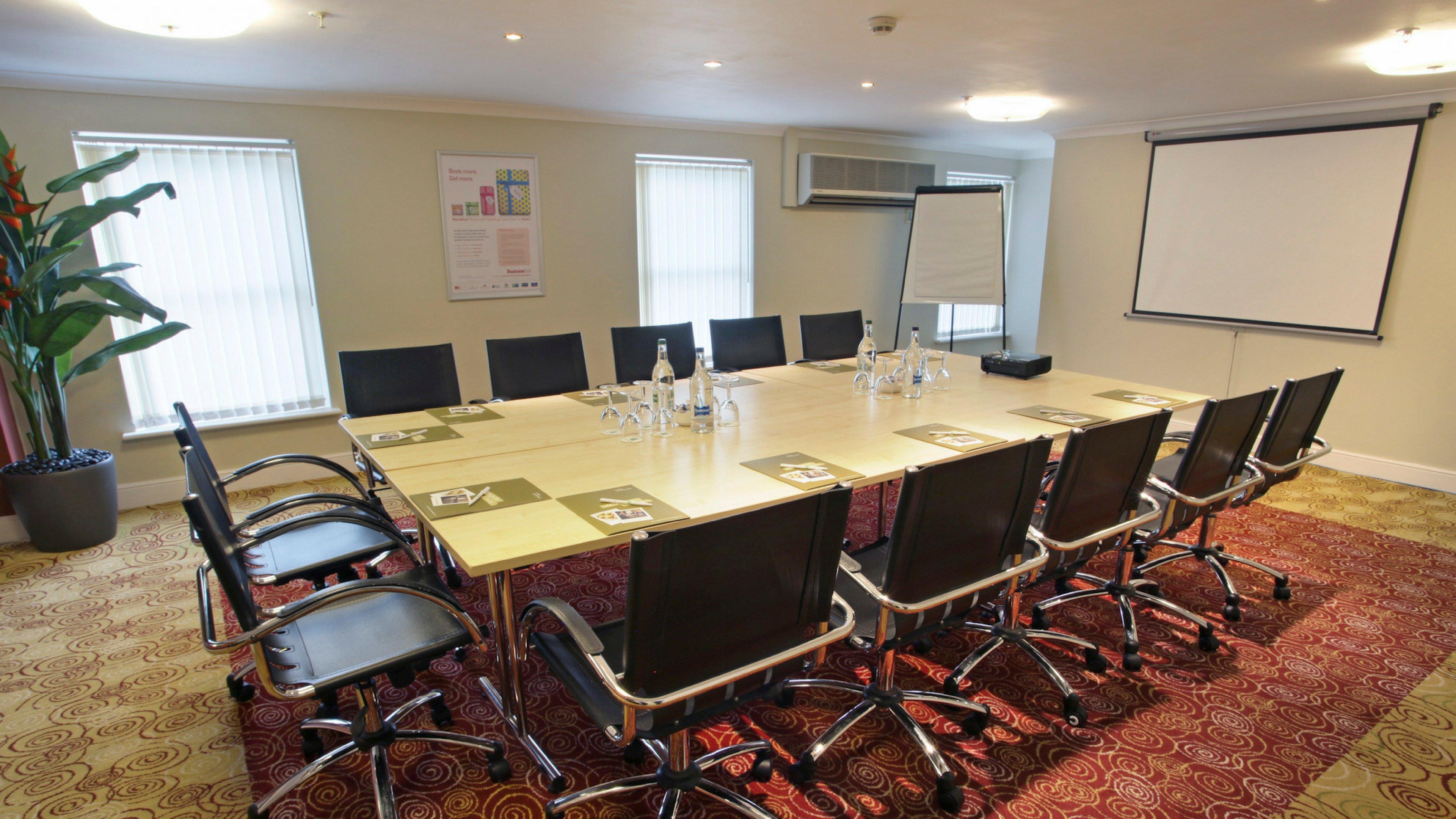 Holiday East M1 Junc 14 By Ihg 4* Milton Keynes