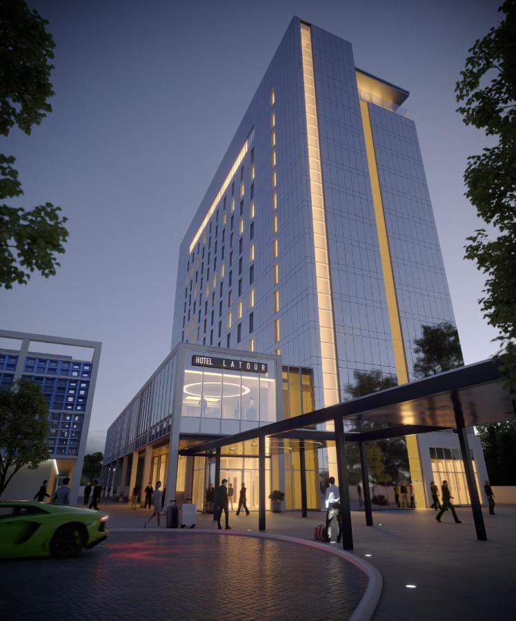 La Tour Hotel