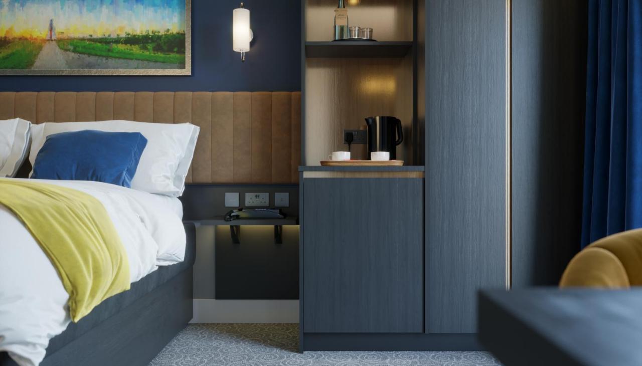 Hotel La Tour Milton Keynes