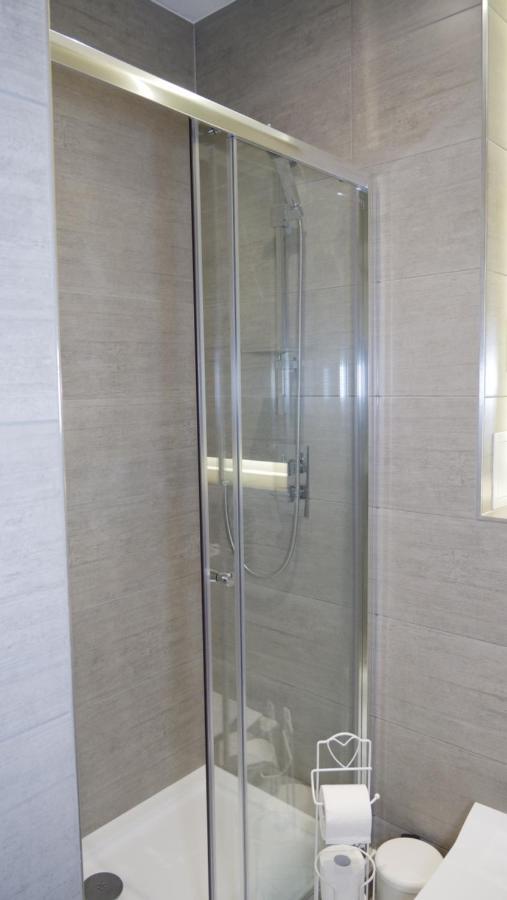 Luxurious Short Flat In