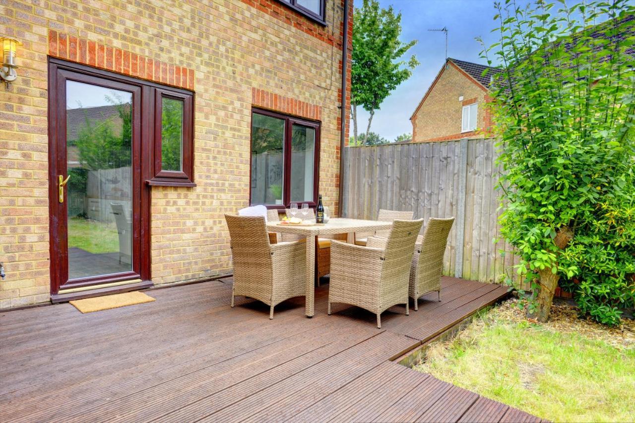The Bernstein House 'green Award' A Calm & Beautiful Executive House I Spacious Garden W Furniture I Parking I Eco-short Term Let By Silva