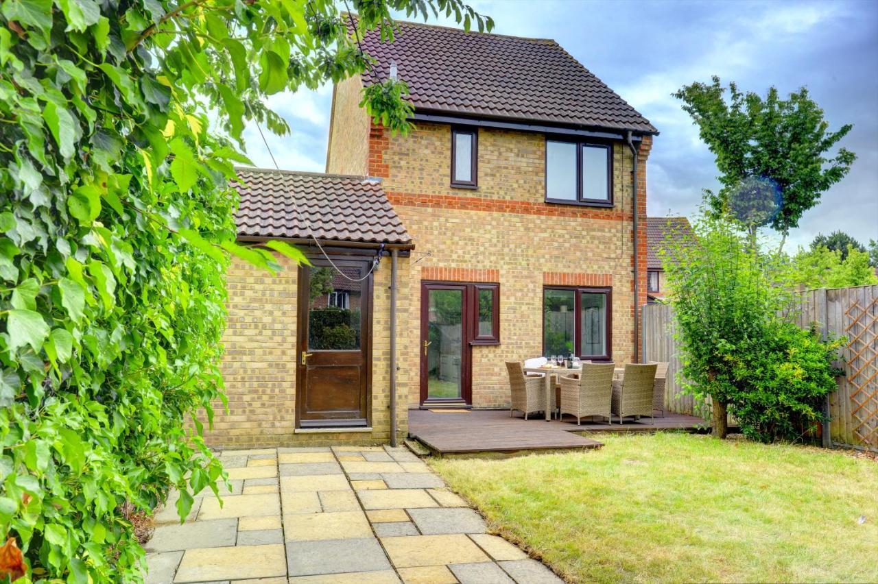 The Bernstein House 'green Award' A Calm & Beautiful Executive House I Spacious Garden W Furniture I Parking I Eco-short Term Let By Silva Villa