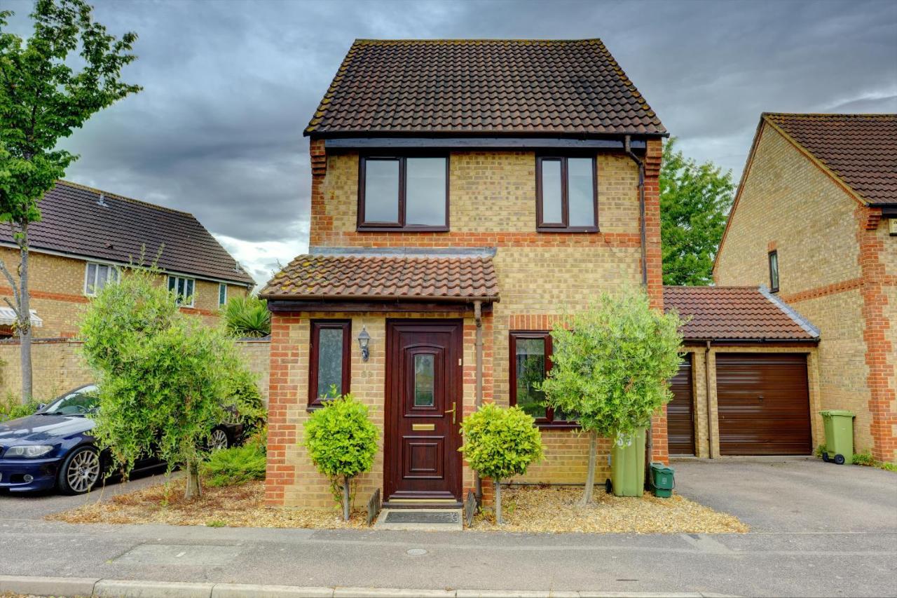 Villa The Bernstein House 'green Award' A Calm & Beautiful Executive House I Spacious Garden W Furniture I Parking I Eco-short Term Let By Silva Milton Keynes