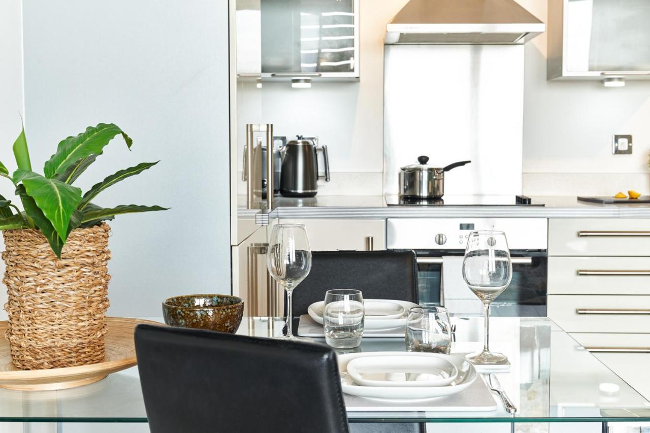 Shortstaymk Vizion Apartments, With Free Superfast Wi-Fi, Parking, Sky Sports And Movies *