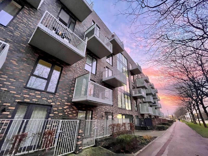 Apartment Classy Campbell Park Apartment, Balcony & Free Parking *