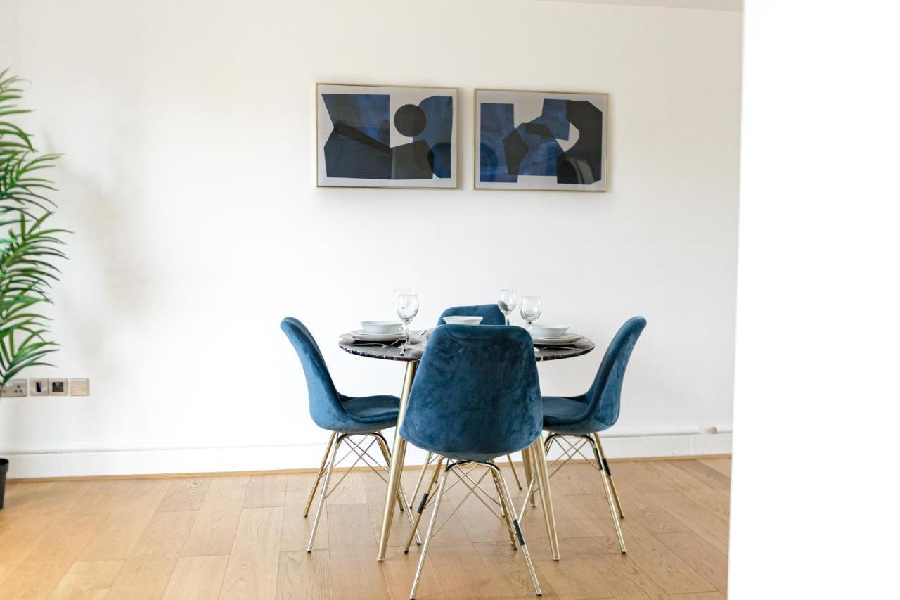 Bright, Fresh, Spacious And Modern - Free Parking Apartment Milton Keynes