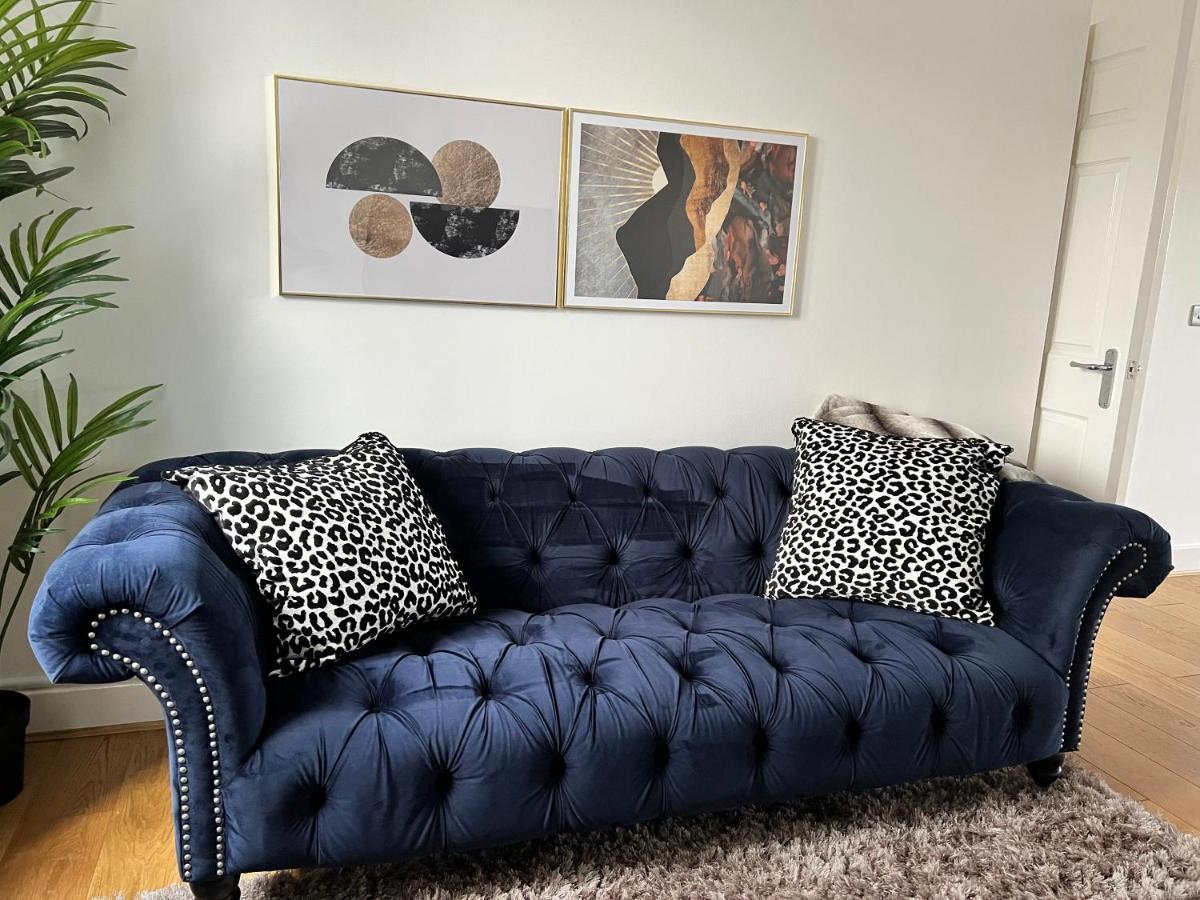 Apartment Bright, Fresh, Spacious And Modern - Free Parking *