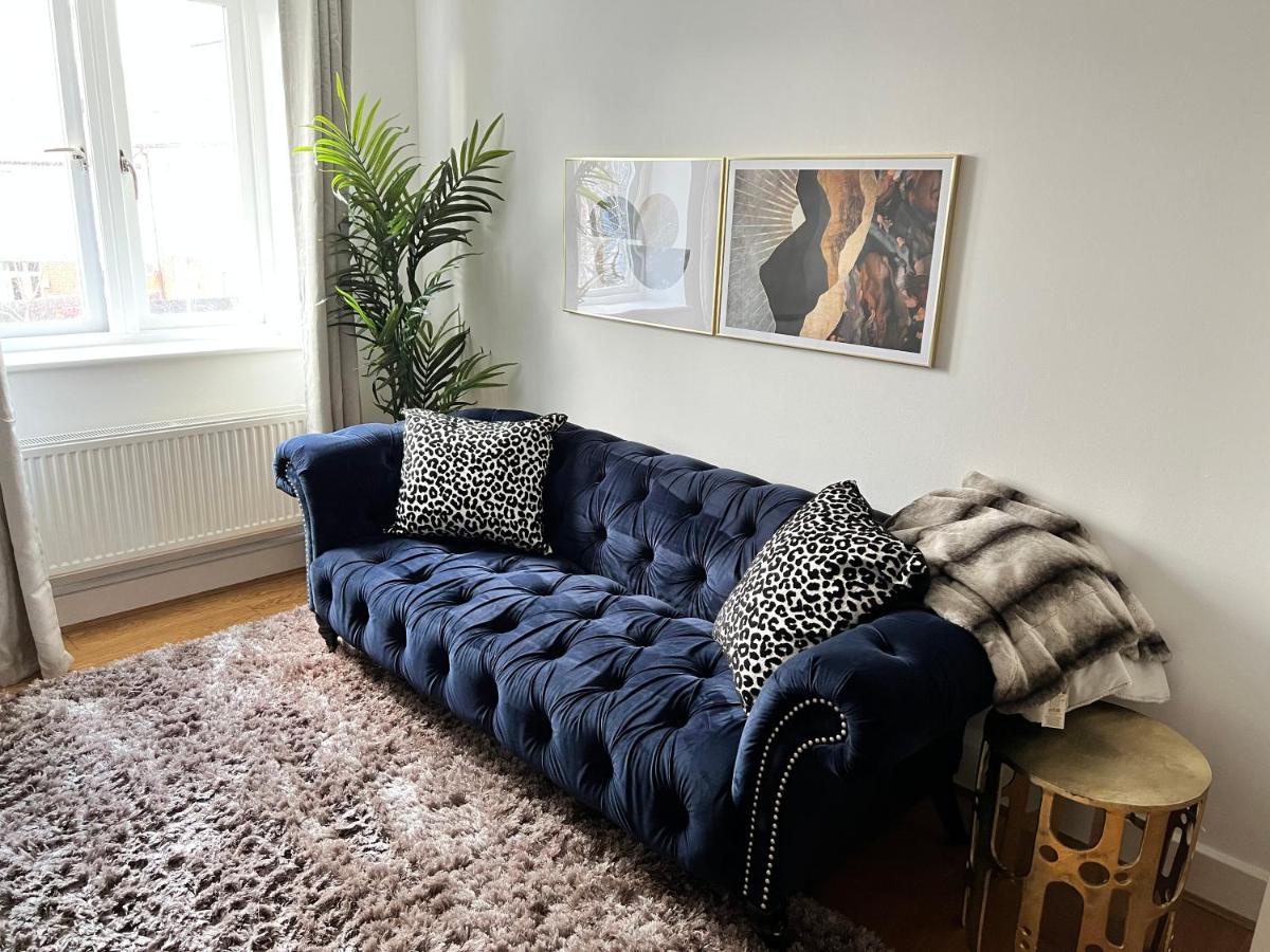Apartment Bright, Fresh, Spacious And Modern - Free Parking *
