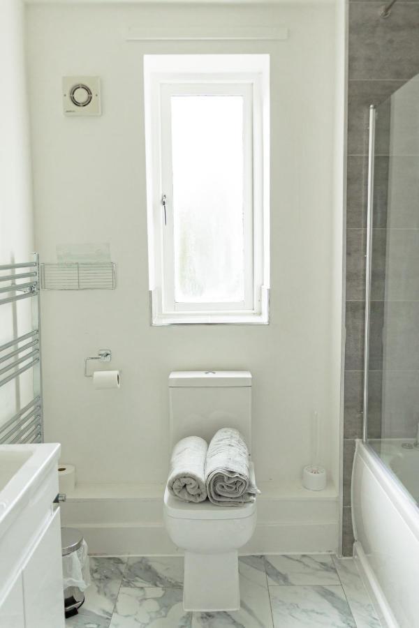 Apartment Bright, Fresh, Spacious And Modern - Free Parking Milton Keynes