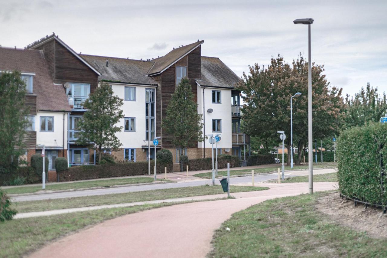 Bright, Fresh, Spacious And Modern - Free Parking