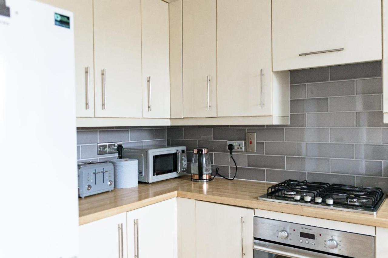 Apartment Bright, Fresh, Spacious And Modern - Free Parking *