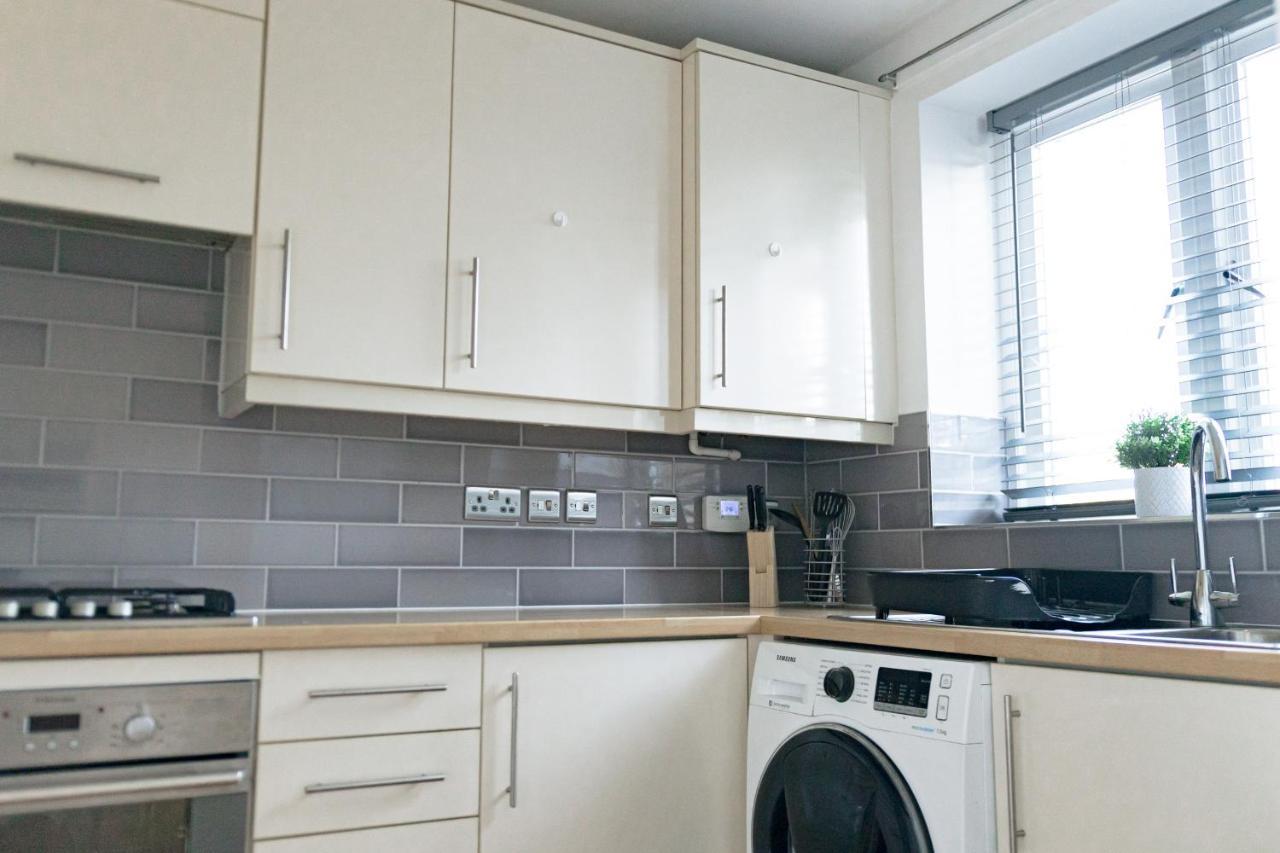 Apartment Bright, Fresh, Spacious And Modern - Free Parking