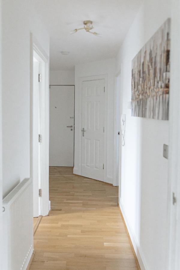 Apartment Bright, Fresh, Spacious And Modern - Free Parking *